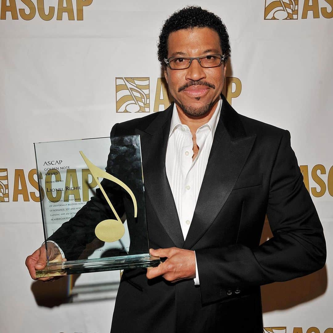 ASCAPさんのインスタグラム写真 - (ASCAPInstagram)「Here’s @lionelrichie winning Songwriter of the Year at the 1st ASCAP Pop Awards in 1984, surrounded by (l-r) Henry Mancini, Kenny Rogers, Hal David and Marilyn & Alan Bergman. He won again in 1985 & 1986, and came back at the 25th #ASCAPPop Awards to earn our Golden Note Award.」2月10日 5時09分 - ascap