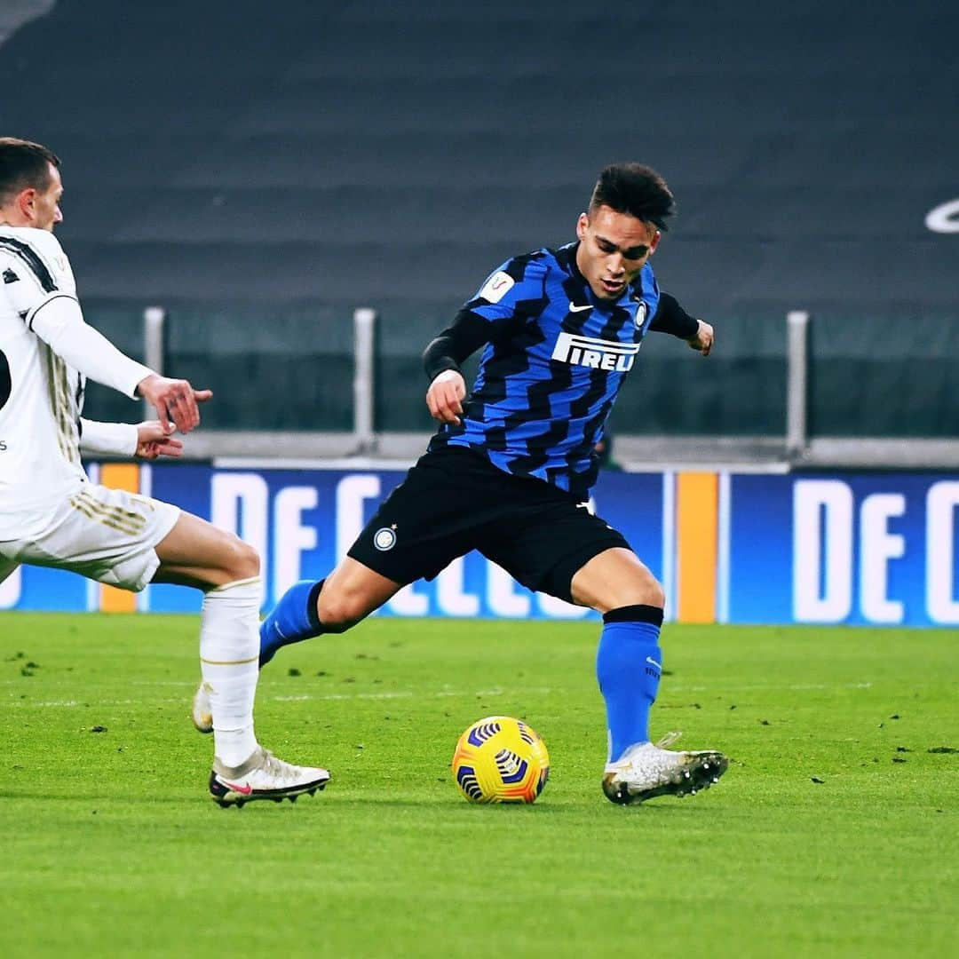 インテルナツィオナーレ・ミラノさんのインスタグラム写真 - (インテルナツィオナーレ・ミラノInstagram)「HALF TIME #JuventusInter 0️⃣-0️⃣ #Inter #ForzaInter #CoppaItalia #Football」2月10日 5時38分 - inter