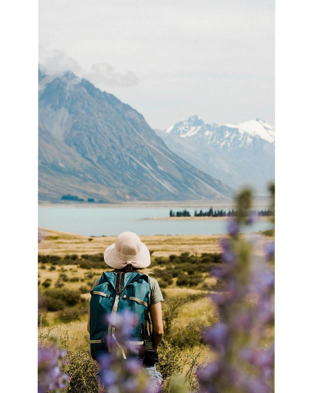 マイケル・ドーソンのインスタグラム：「NZ turning it ON 🧝‍♀️  Lake Tekapo is an awesome spot. Most people don’t get past the old church in town, but if you journey West to the edge of the Godley Valley is pretty dam spectacular 🏔  #nz #nzmustdo #purenz #explorenz #tekapo #tekaponz #godleystation #godley #laketekapo #shootmore #r5 #canon #canonnz #nzphoto #nzphotographer #nzphotography」