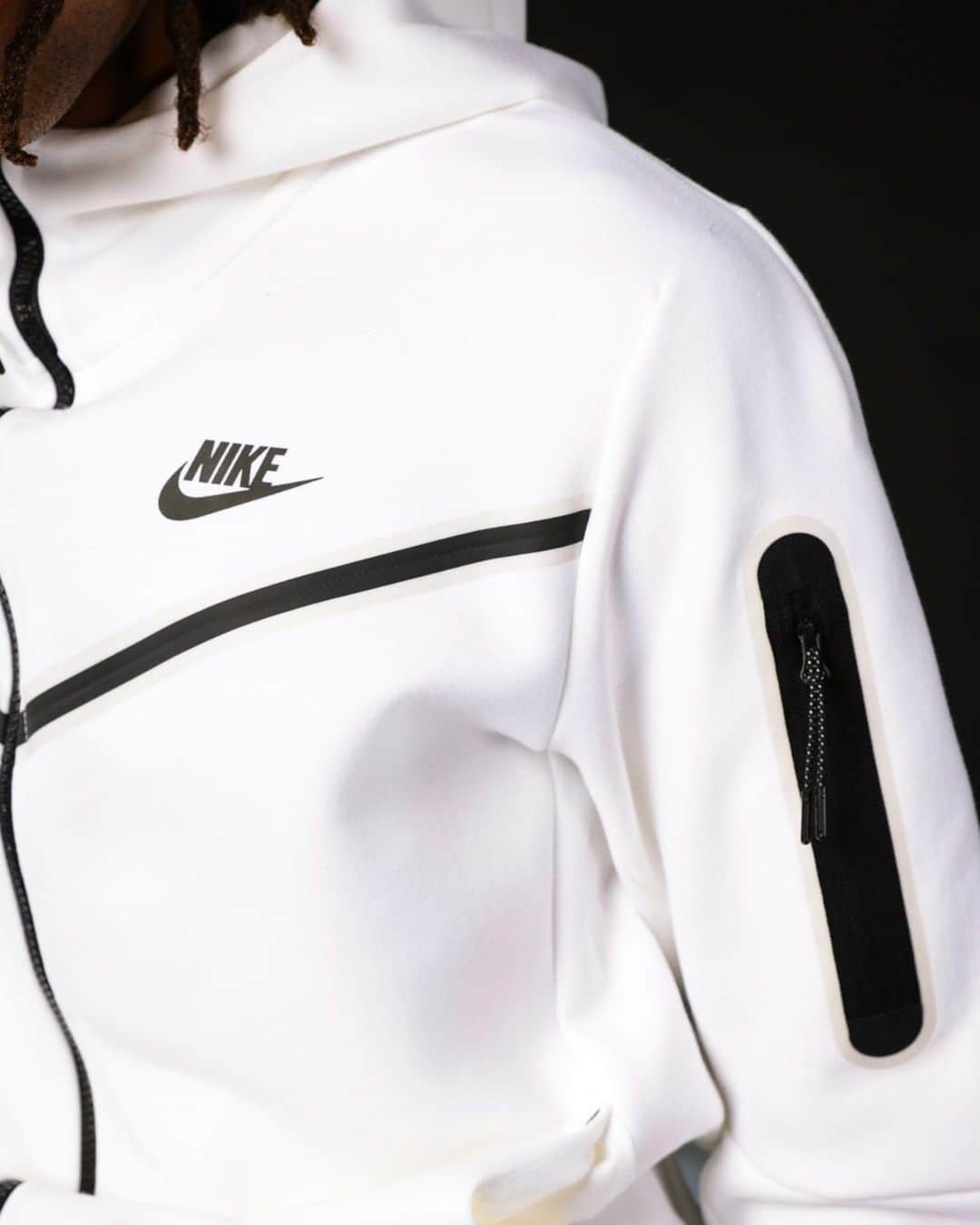 Foot Lockerのインスタグラム：「Tech Details. Designed for performance and comfort, shop #Nike Tech online & in-store.」
