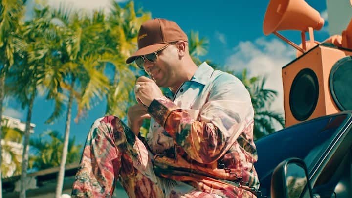 ウィジンのインスタグラム：「DESCRIBE CON UN EMOJI ESTE GRAN PROYECTO 🍾🏆🔝 #FIEL @jhaycortez El más creativo lo voy a empezar a seguir @loslegendarios @hydequimico @finocomoelhaze @labase」