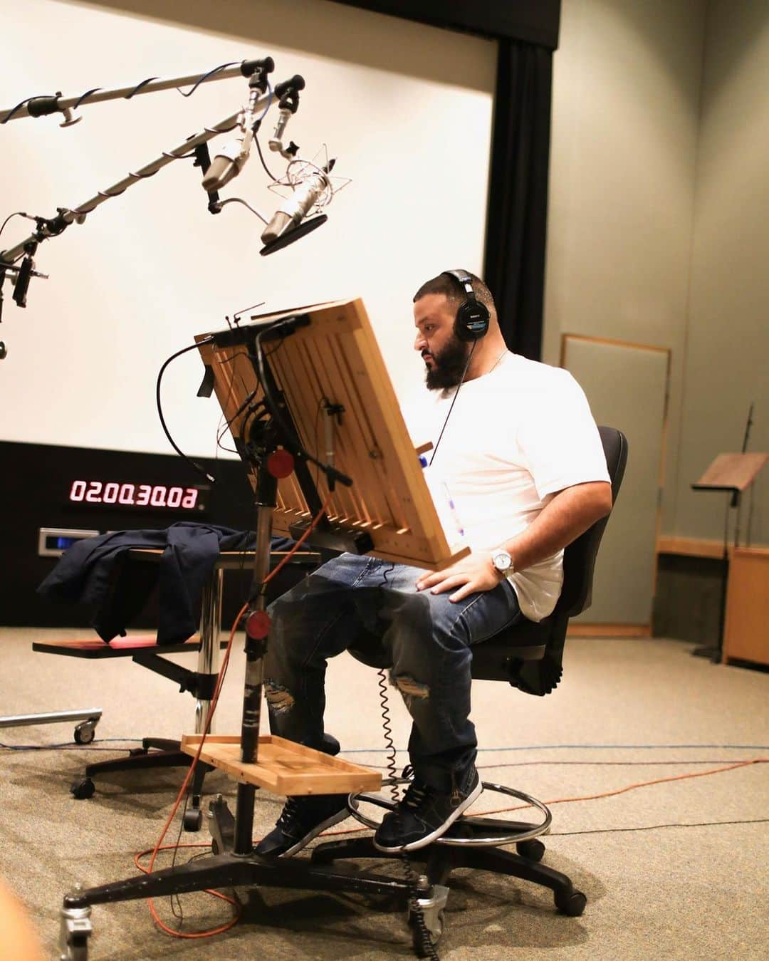 DJキャレドさんのインスタグラム写真 - (DJキャレドInstagram)「If you know you know but jus know , So you know , KHALED KHALED  ALBUM MODE @wethebestmusic」2月10日 6時15分 - djkhaled