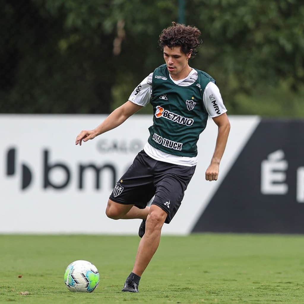 ドドさんのインスタグラム写真 - (ドドInstagram)「A preparação continua firme ⚽️🐔 #Galo #AquíÉGalo 📸 @pedrosouza09」2月10日 6時20分 - dodopires