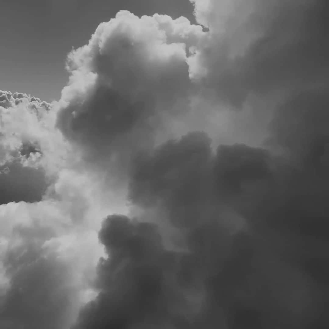 トム ディクソンのインスタグラム：「On Thursday we launch CLOUD. Join us on the 11th February 2021 as we embark on our part-digital, part-virtual, part-real life 24 hour adventure in Stockholm and launch our latest collection. ⁠ ⁠ We will be joined by an eclectic collection of scientists, artists, makers, journalists, distillers, architects, designers, florists and musicians as we explore Stockholm. ⁠ ⁠ #24stockholm #tomdixon⁠ ⁠ CLOUD - a new family of bulbous and sculptural pieces made of bashed and polished aluminium.⁠ ⁠ ⁠ Link in profile for more info and the full schedule.⁠ ⁠ @berndnaut ⁠ @nordiskakompaniet ⁠ @bukowskis ⁠ @mackmyrawhisky ⁠ @christoffersblommor ⁠ @teenageengineering ⁠ @vanbotmusic ⁠ @claessonkoivistorune ⁠ @elledecorationse ⁠ @ridecake⁠ @rmets_」