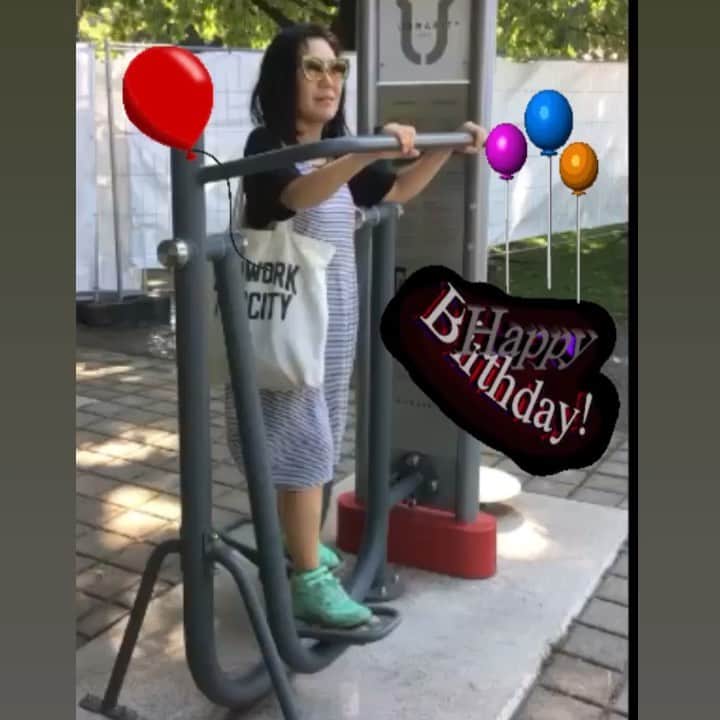 ディアフーフのインスタグラム：「Happy Birthday, Satomi!! I seriously cant believe its been over a year since we all saw each other. We love you and miss you so much! We hope you have a great day! ❤️」