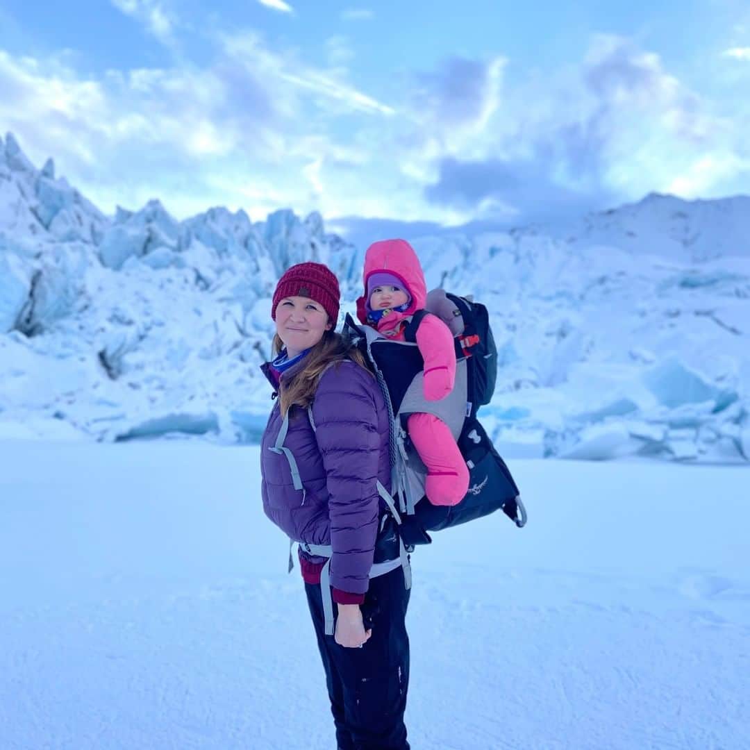 オスプレーのインスタグラム：「"Snow falling soundlessly in the middle of the night will always fill my heart with sweet clarity." - Novala Takemoto 📷 by @brenda.h.ak  Featured pack from the Poco Series #ospreypacks」