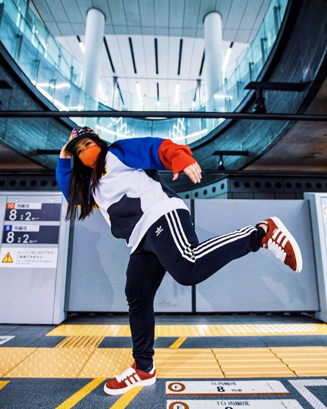 大納言光子さんのインスタグラム写真 - (大納言光子Instagram)「Adidas × ★3ストライプスパンツ(ブラック) ★スニーカーCAMPUS(ワインレッド)  #大納言光子アディダスコーデ  #アディダス大好き芸人 #アディダス #アディダスオリジナルス  #アディ子 #ストリートファッション  #adidas  #adidasoriginals #adidaspants  #adidascampus  #campus  #shibuyastation  #dinagonmitsuko #myadidas #streetfashion #iloveadidasoriginals @adidasoriginals photo by @ryuji0416」2月10日 7時00分 - dinagonmitsuko