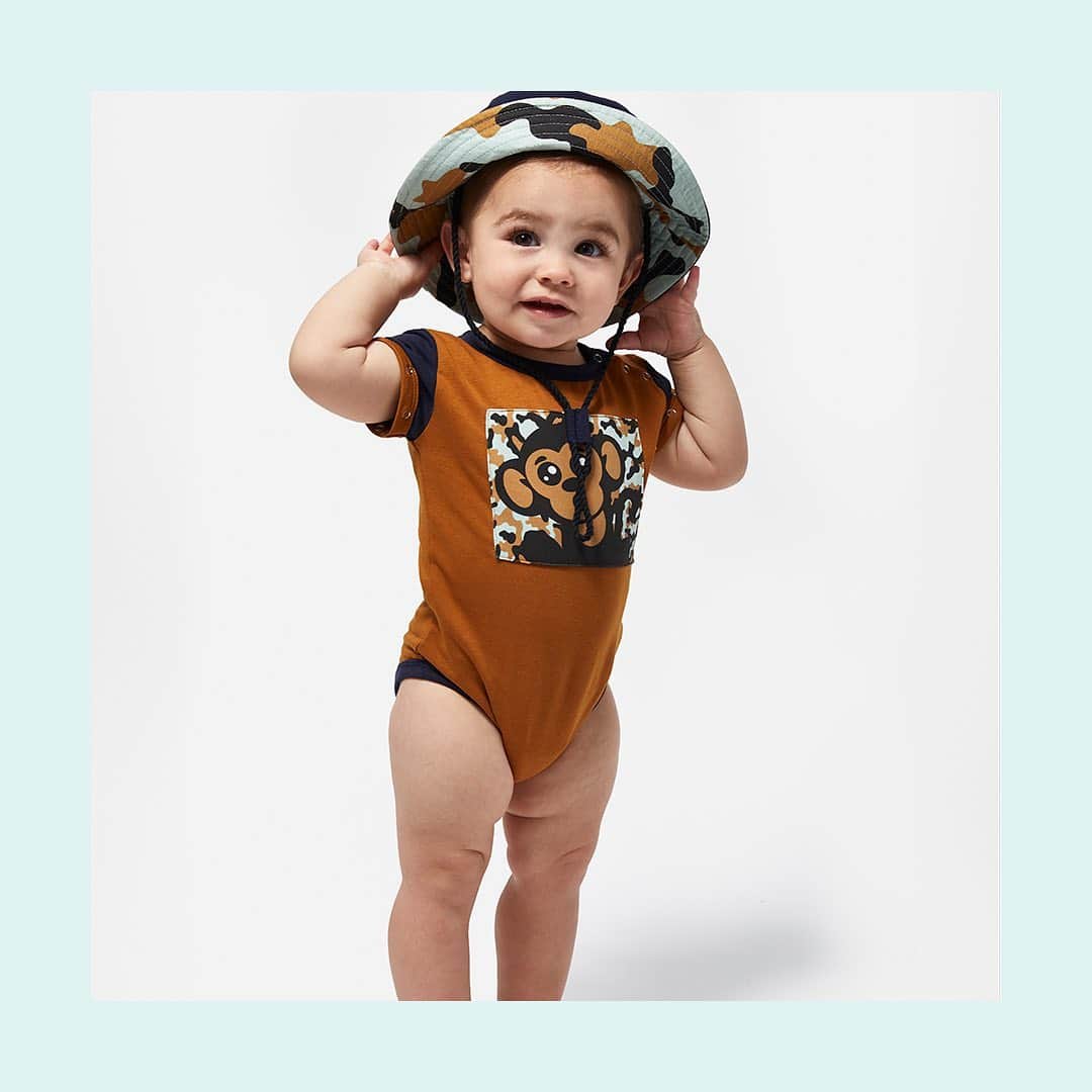 ディーナ・ニコール・コルテーゼのインスタグラム：「I just can’t with this little man 💙💛 you ever just look at your kid and think.. I can’t believe I made you 😩 🥰 our Valentine’s Day sale is happening now ! We Restocked on our first drop 💙💛 click link in bio to shop matching outfits 🥰 @christopherjohnclothing」