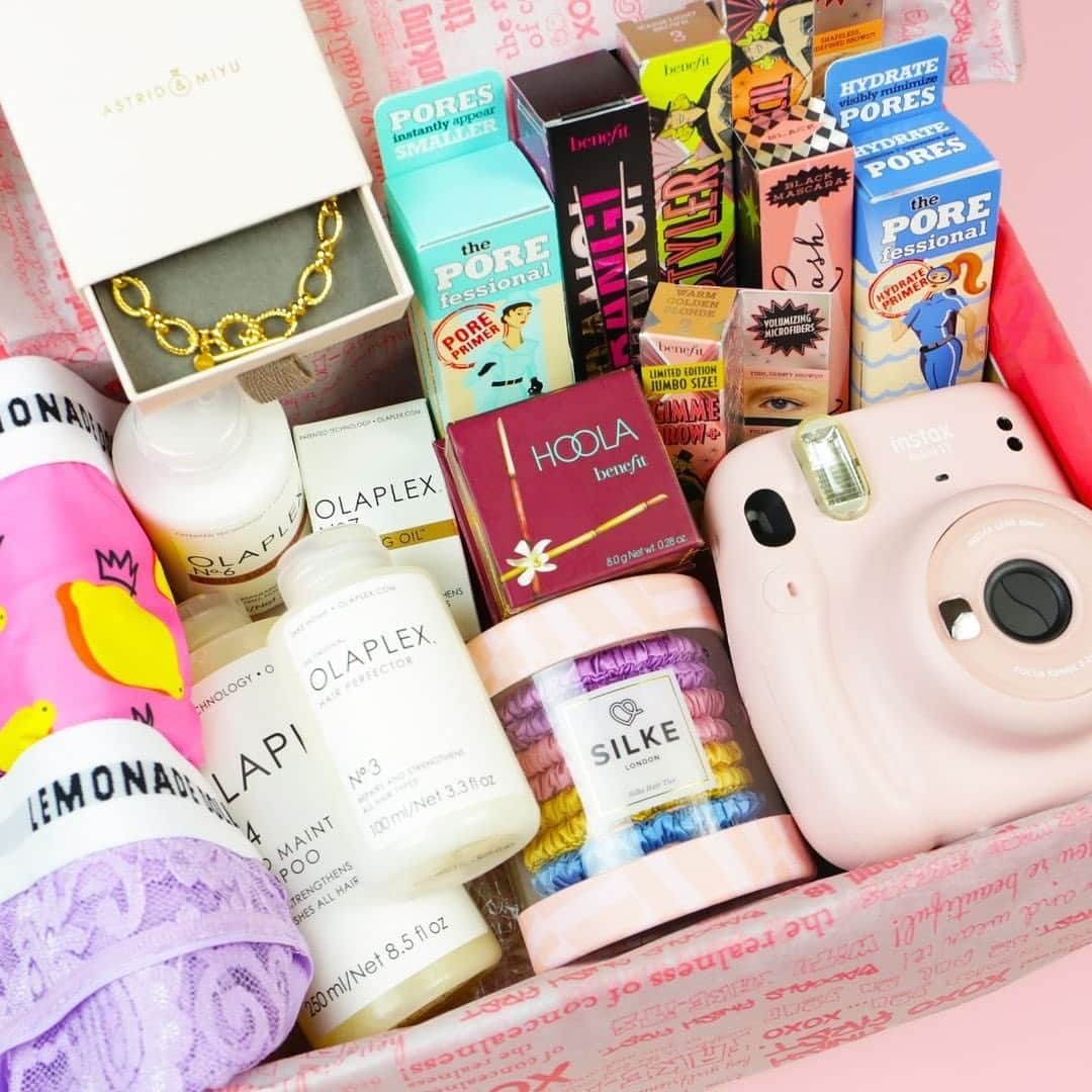 Benefit Cosmeticsさんのインスタグラム写真 - (Benefit CosmeticsInstagram)「The haul of our dreams 😍✨ What was the last #benefit product you added to your collection?!」2月10日 7時24分 - benefitcosmetics