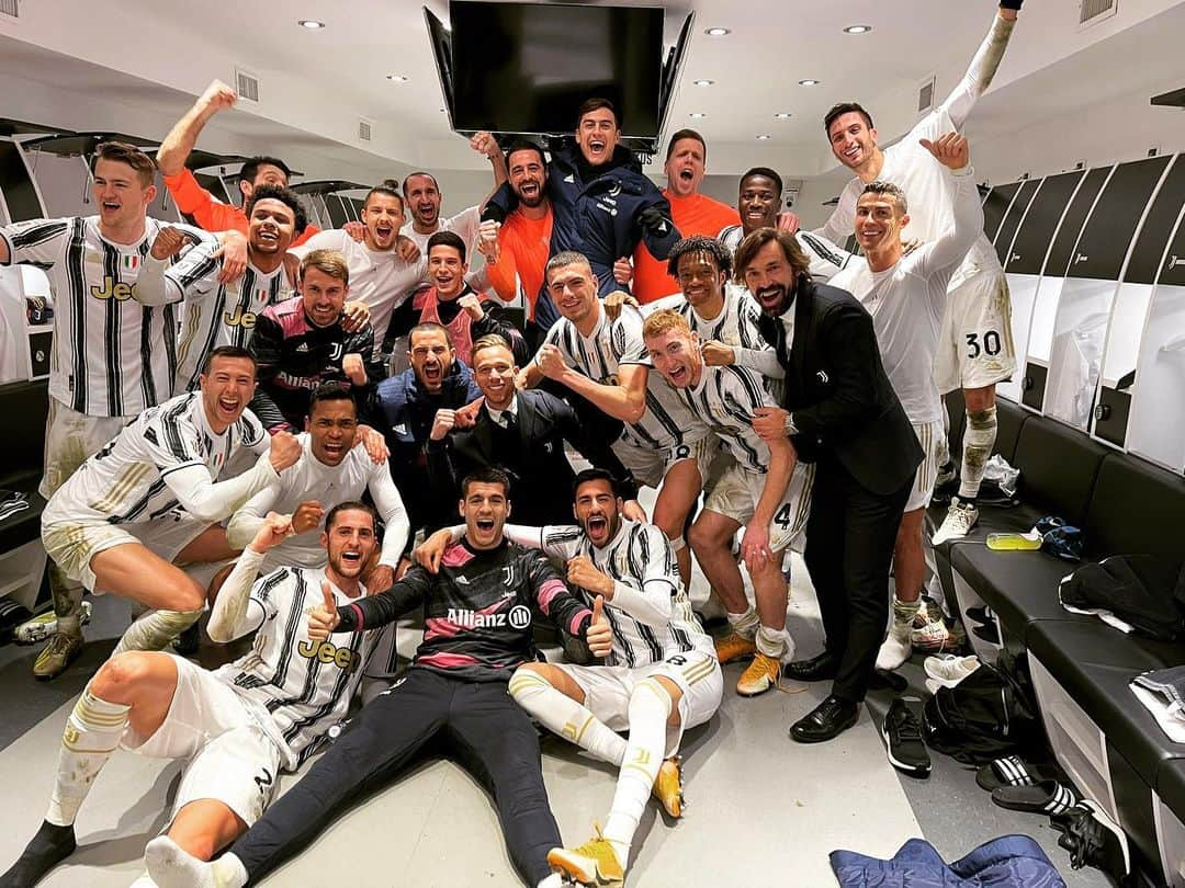 ジョルジョ・キエッリーニさんのインスタグラム写真 - (ジョルジョ・キエッリーニInstagram)「⚪️⚫️ Una grande prestazione ci porta in finale!!! Avanti così!!!   #JuveInter #CoppaItalia」2月10日 7時17分 - giorgiochiellini