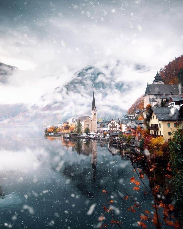 Lonely Planetのインスタグラム：「Winter (and snow) have the ability to completely transform a destination. ⠀⠀⠀⠀⠀⠀⠀⠀⠀ ⠀⠀⠀⠀⠀⠀⠀⠀⠀ Share this post with your friends who love snow!⠀⠀⠀⠀⠀⠀⠀⠀⠀ ⠀⠀⠀⠀⠀⠀⠀⠀⠀ 📷 via @timphilippus⠀⠀⠀⠀⠀⠀⠀⠀⠀ 📍Austria⠀⠀⠀⠀⠀⠀⠀⠀⠀ ⠀⠀⠀⠀⠀⠀⠀⠀⠀ #Lonelyplanet #Austria」