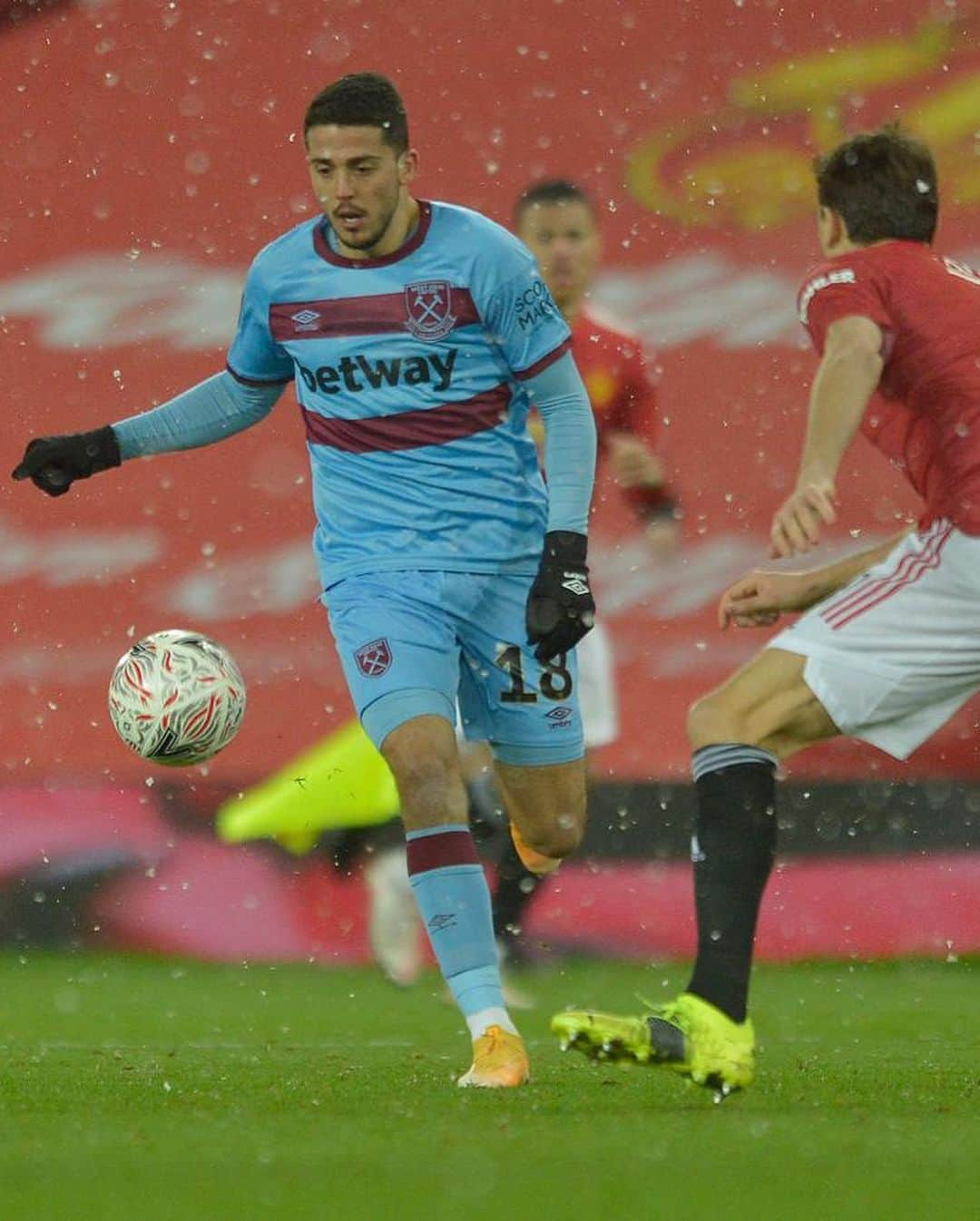 パブロ・フォルナルスさんのインスタグラム写真 - (パブロ・フォルナルスInstagram)「Disappointed with the result but really proud of this team! #COYI⚒⚽️」2月10日 7時41分 - pablofornals