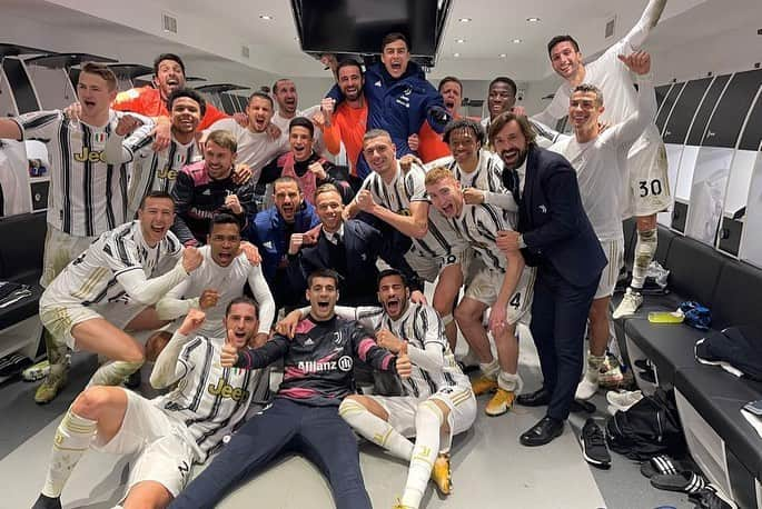 ジャンルイジ・ブッフォンさんのインスタグラム写真 - (ジャンルイジ・ブッフォンInstagram)「Anche stasera tutti TOP! 😄 E si va in finale!   #JuveInter #CoppaItalia」2月10日 7時35分 - gianluigibuffon