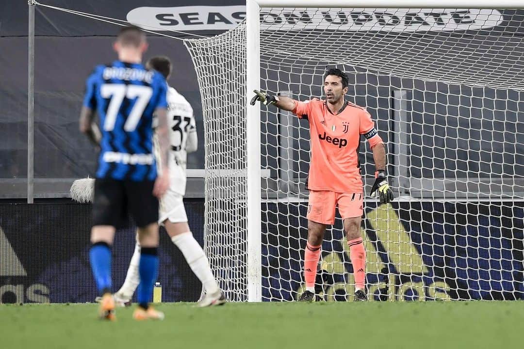 ジャンルイジ・ブッフォンのインスタグラム：「Anche stasera tutti TOP! 😄 E si va in finale!   #JuveInter #CoppaItalia」