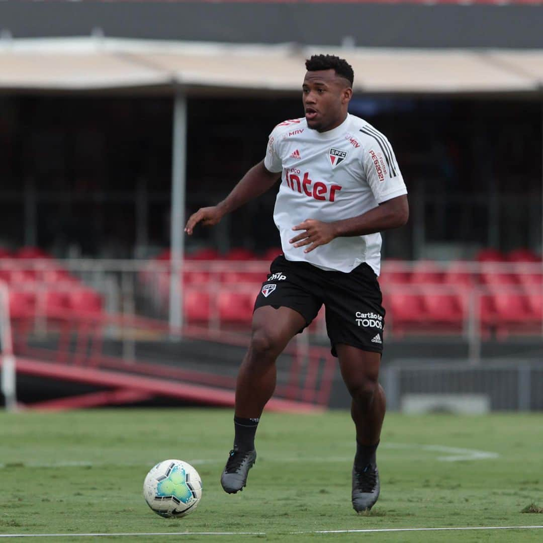 São Paulo FCさんのインスタグラム写真 - (São Paulo FCInstagram)「🏠🏟 O elenco treinou no Morumbi antes do duelo com o Ceará pelo @brasileirao. ⠀⠀⠀⠀⠀⠀⠀⠀⠀ #VamosSãoPaulo 🇾🇪 ⠀⠀⠀⠀⠀⠀⠀⠀⠀ 📸 Rubens Chiri / saopaulofc」2月10日 7時46分 - saopaulofc