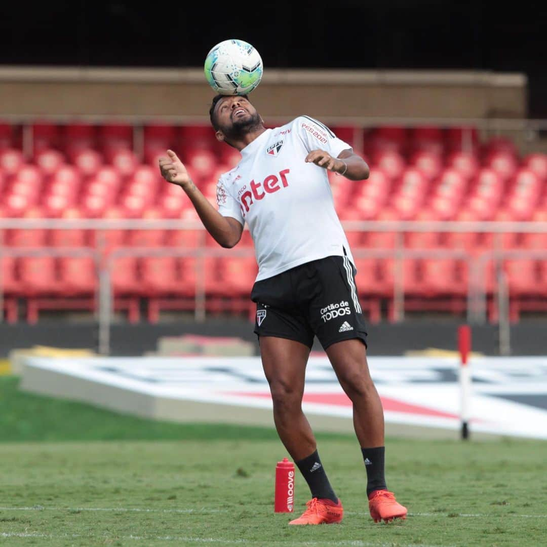 São Paulo FCさんのインスタグラム写真 - (São Paulo FCInstagram)「🏠🏟 O elenco treinou no Morumbi antes do duelo com o Ceará pelo @brasileirao. ⠀⠀⠀⠀⠀⠀⠀⠀⠀ #VamosSãoPaulo 🇾🇪 ⠀⠀⠀⠀⠀⠀⠀⠀⠀ 📸 Rubens Chiri / saopaulofc」2月10日 7時46分 - saopaulofc