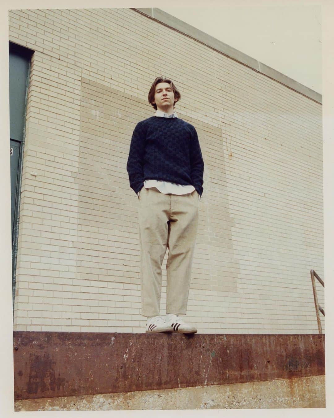 スティーブンアランのインスタグラム：「@cobeyarner in Brooklyn wearing the Danver Pant, Carlisle Sweater, and Single Needle Shirt.  Photography by @chandlerbondurant」
