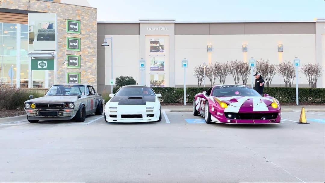 スティーブのインスタグラム：「I brought out all (almost all) my cars to one of the funnest events so far @fueledupmeet all JDM day.. more than 600 cars on a cold north Texas morning!! Video just went live on Steve’s POV. check it out! Link in profile.  テキサスほどアメリカらしいところはない！そこでテキサス初メチャ巨大な日本車集会ができる！俺の愛車全部出して行ってみましたよ！ 新作動画をチェックしてね　よろしくサムズアップ　@parkupfront」