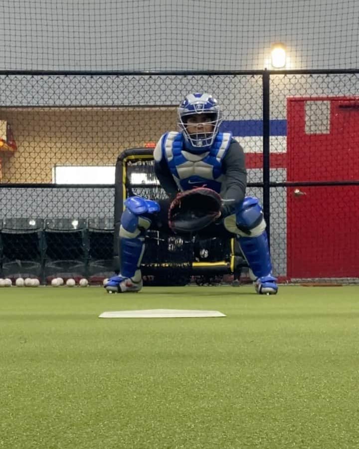 ロビンソン・チリノスのインスタグラム：「Tremendo día de trabajo hoy gracias hermano por tu ayuda y apoyo cada día te quiero @aldreyrincones77 eres el mejor 🙏💪⚾️」