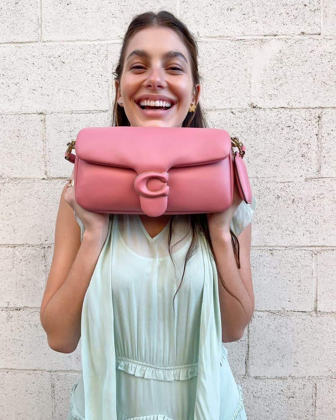 カミ・モローネのインスタグラム：「New #tabbybag @coach #coachNY shot on FaceTime with the legendary #JuergenTeller」