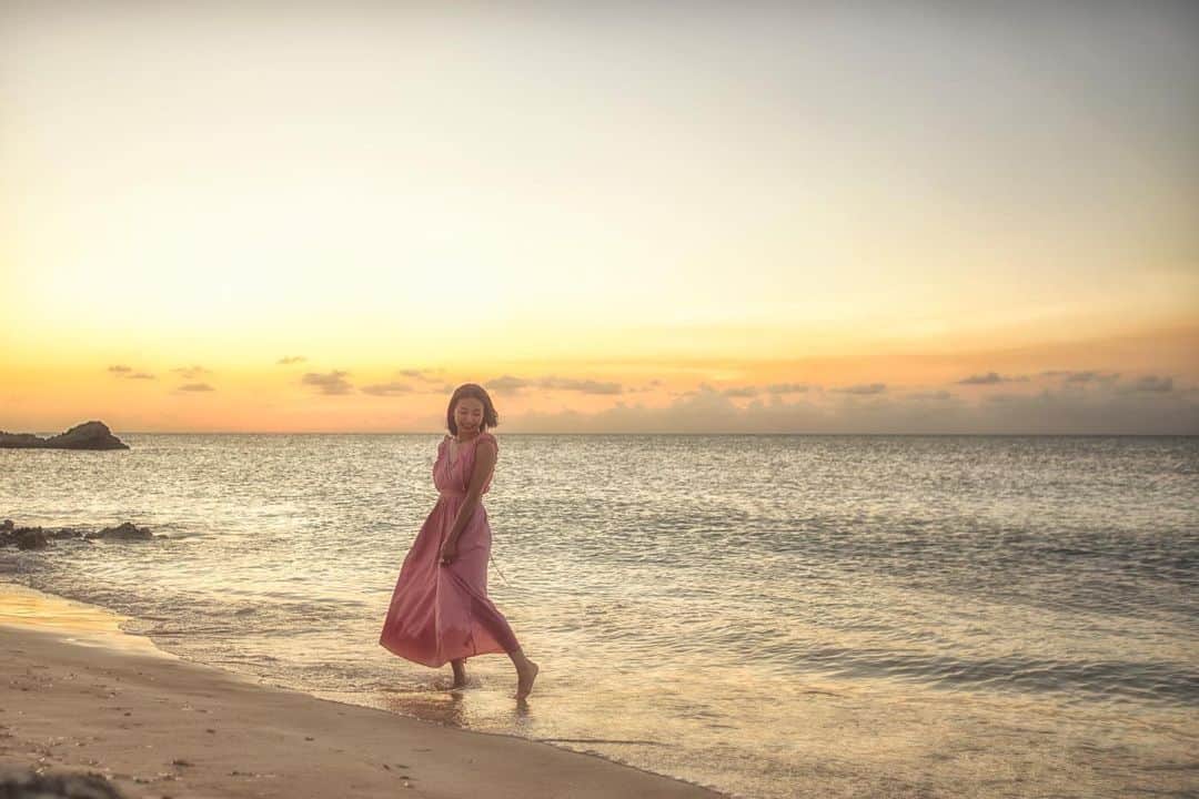 近藤美月のインスタグラム：「﻿ ﻿ G'm 🌞♡﻿ ﻿ そろそろ、﻿ 旅行したーい🥺✈︎﻿ ﻿ ここの夕陽は﻿ 最高にきれかった💭🌇﻿ ﻿ こんな景色みんなで見れたら﻿ 絶対幸せやろなあ♡て💡」