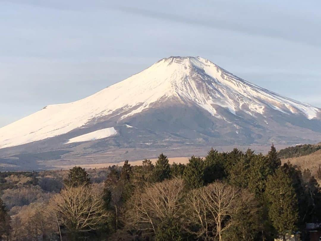 渡辺裕之さんのインスタグラム写真 - (渡辺裕之Instagram)「#今朝の富士山 #霊峰富士 #祈り #合掌」2月10日 8時30分 - hiroyuki6267