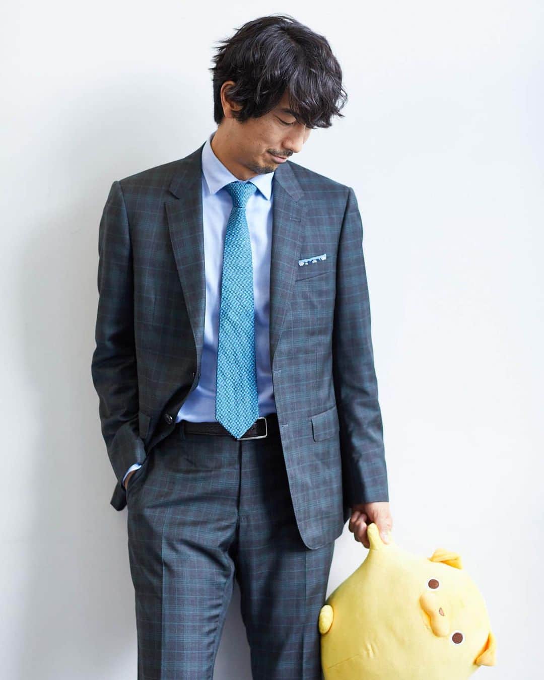 『おじさんはカワイイものがお好き。』ドラマ公式さんのインスタグラム写真 - (『おじさんはカワイイものがお好き。』ドラマ公式Instagram)「#おじカワ 円盤、本日発売㊗️🎉✨  発売日を記念して、座長のビジュアルブック未収録カットを大公開🤗💛📸  皆様のご感想、嬉しく拝読しております😭 本編から特典映像、ビジュアルブックまでぜひ余すところなく、お楽しみください☺️💿  #おじさんはカワイイものがお好き #眞島秀和 #今井翼 #桐山漣 #藤原大祐」2月10日 19時51分 - ojikawa_drama
