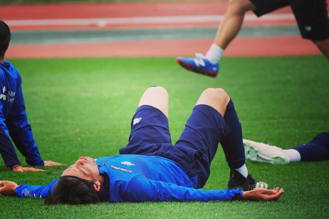 FC東京オフィシャルグッズさんのインスタグラム写真 - (FC東京オフィシャルグッズInstagram)「🔵🔴 #2021沖縄camp   熱いトレーニング!!!!!💪💪💪🔵🔴 全員で積み上げる!!🔵🔴  @fctokyoofficial  #FC東京 #fctokyo #沖縄 #okinawa #キャンプ #camp #tokyo」2月10日 19時51分 - fctokyoofficial