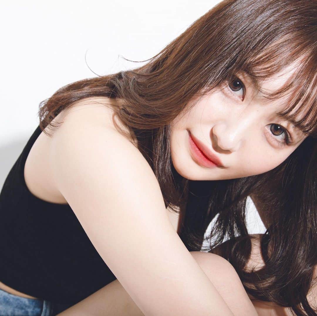餃子のりさちゃんのインスタグラム：「最近餃子食べてないな〜〜🥟」