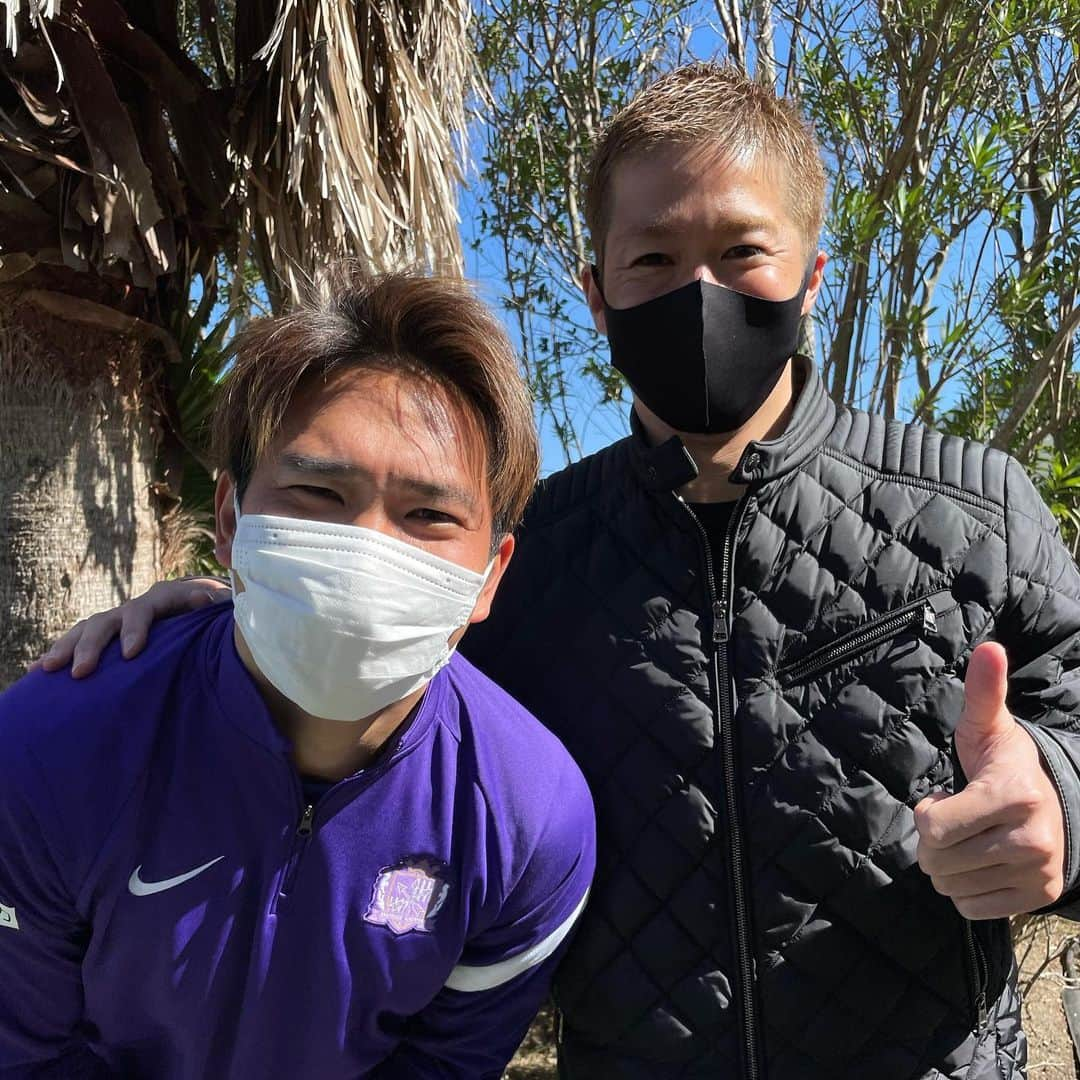 森崎浩司さんのインスタグラム写真 - (森崎浩司Instagram)「鹿児島指宿キャンプ⚽️取材  2/9、2/10のトレーニングとトレーニングマッチを拝見してきました〜☺️ 天気も非常に良く、チームは充実したキャンプを送ってました😃  折り返しに入った残りのキャンプも頑張ってください👍  お先に広島に帰ります🚘😉  #茶島雄介 #浅野雄也 #東俊希 #佐々木翔 #大迫敬介 #青山敏弘 #森島司 #荒木隼人」2月10日 18時29分 - koji.morisaki77