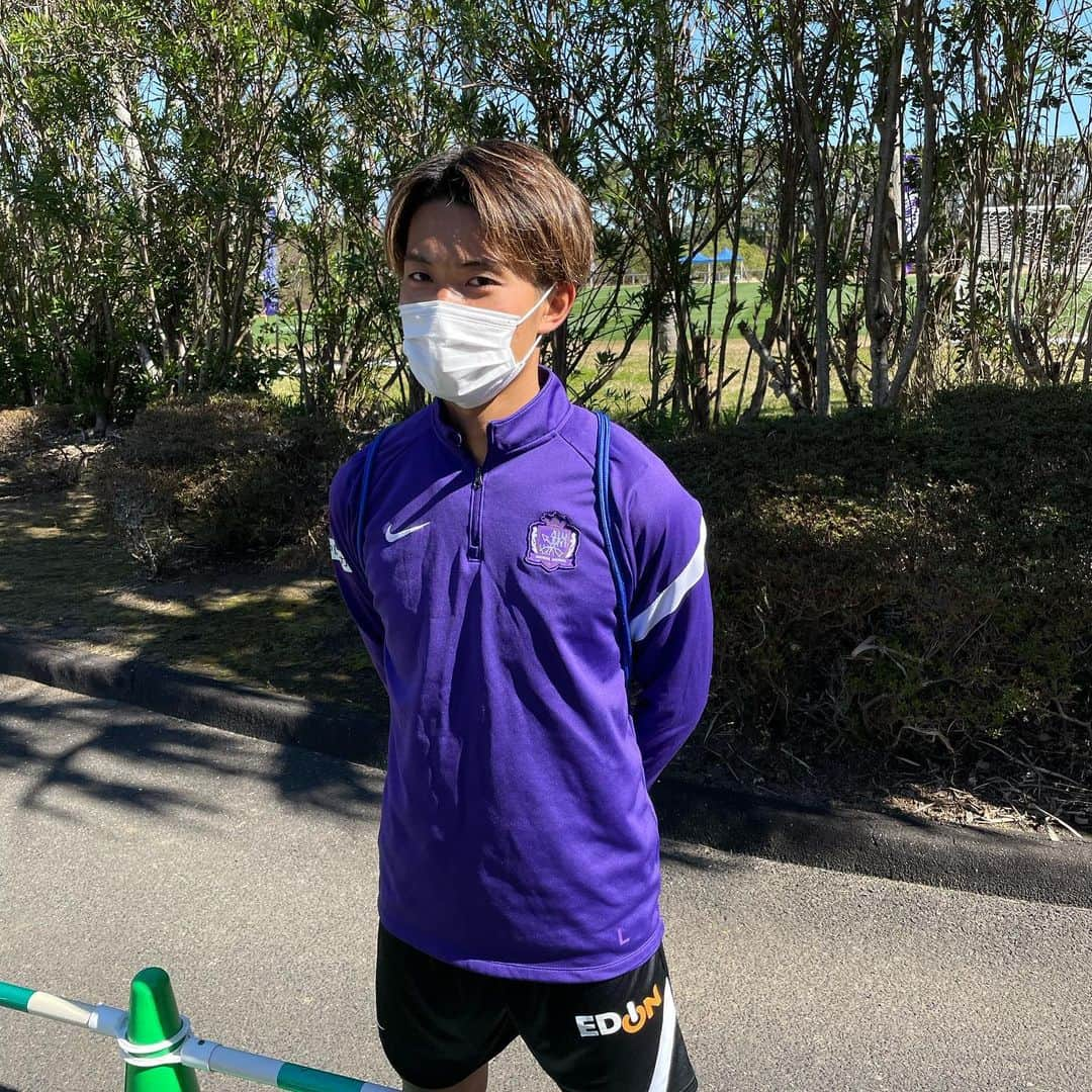 森崎浩司さんのインスタグラム写真 - (森崎浩司Instagram)「鹿児島指宿キャンプ⚽️取材  2/9、2/10のトレーニングとトレーニングマッチを拝見してきました〜☺️ 天気も非常に良く、チームは充実したキャンプを送ってました😃  折り返しに入った残りのキャンプも頑張ってください👍  お先に広島に帰ります🚘😉  #茶島雄介 #浅野雄也 #東俊希 #佐々木翔 #大迫敬介 #青山敏弘 #森島司 #荒木隼人」2月10日 18時29分 - koji.morisaki77