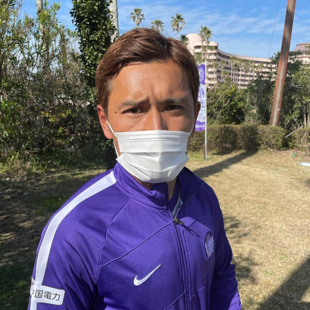 森崎浩司さんのインスタグラム写真 - (森崎浩司Instagram)「鹿児島指宿キャンプ⚽️取材  2/9、2/10のトレーニングとトレーニングマッチを拝見してきました〜☺️ 天気も非常に良く、チームは充実したキャンプを送ってました😃  折り返しに入った残りのキャンプも頑張ってください👍  お先に広島に帰ります🚘😉  #茶島雄介 #浅野雄也 #東俊希 #佐々木翔 #大迫敬介 #青山敏弘 #森島司 #荒木隼人」2月10日 18時29分 - koji.morisaki77