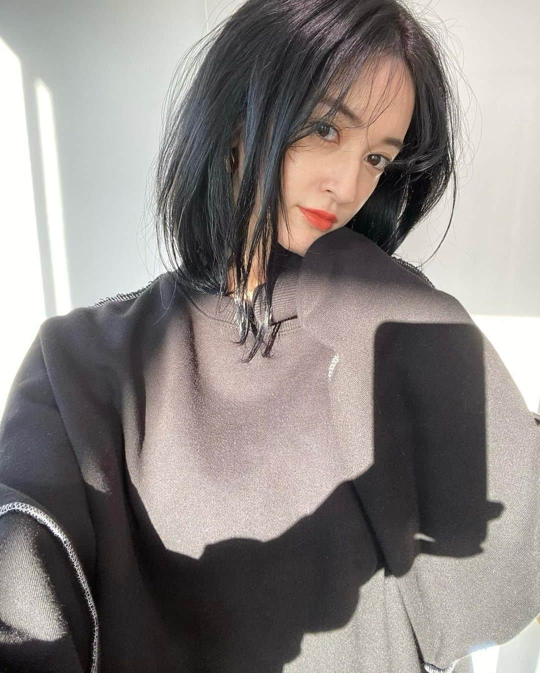 宮澤成良（宮沢セイラ）さんのインスタグラム写真 - (宮澤成良（宮沢セイラ）Instagram)「撮影ちゃん📸 お疲れした🖤 hair @shigeru_hair  #shoot」2月10日 18時29分 - seira_miyazawa
