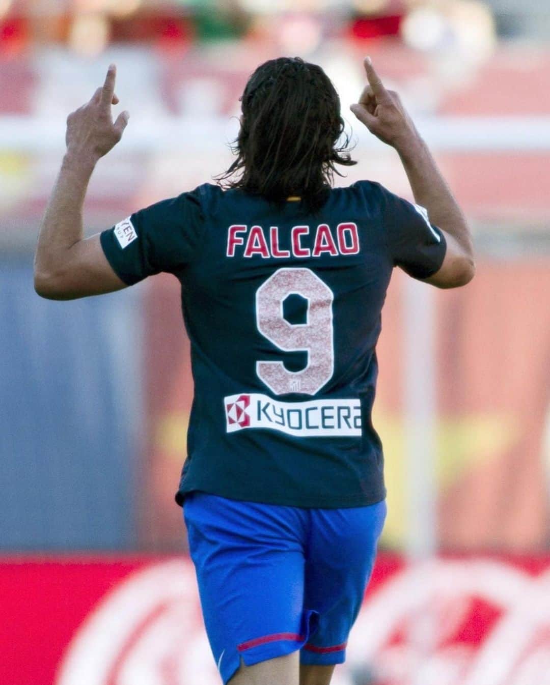 LFPさんのインスタグラム写真 - (LFPInstagram)「⚽️🇨🇴 Pure GOAL from Colombia!  🎂🎉 Happy birthday, @falcao!  ⚽️🇨🇴 ¡Puro GOL desde Colombia!  🎂🎉 ¡Feliz cumpleaños, #Falcao!  #Atleti #LaLiga #LaLigaSantander #Football #YouHaveToLiveIt #HayQueVivirla #HBD #LaLigaHistory」2月10日 18時28分 - laliga