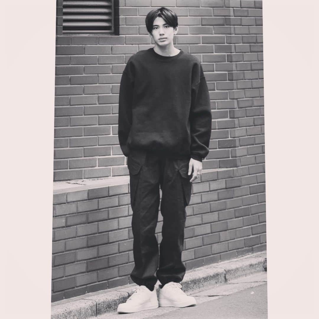 稲井孝太朗のインスタグラム：「部屋着っぽいリラックスした服装が好きです」