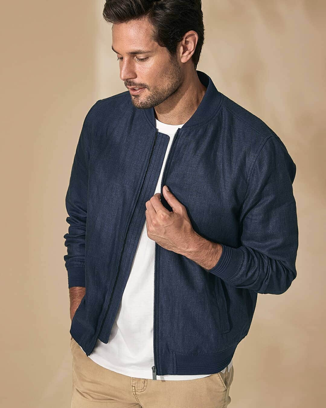 Target Australiaさんのインスタグラム写真 - (Target AustraliaInstagram)「Tran-seasonal linen-cotton layers smarten up any look  🎯♥️ #targetaus #targetausmen」2月10日 18時36分 - targetaus