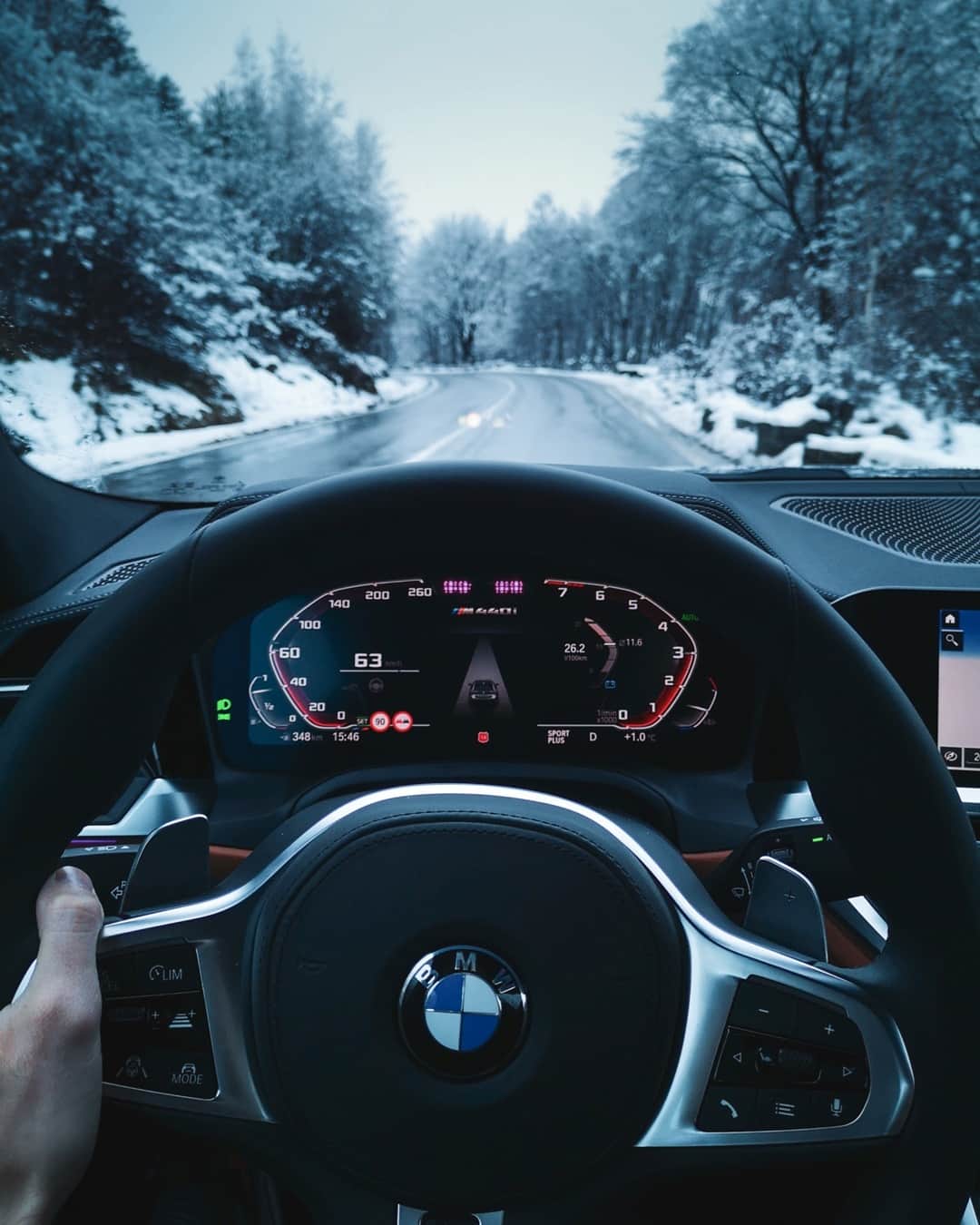 BMWのインスタグラム：「Don't stop me now.  The BMW 4 Series Coupé. #THE4 #BMW #4Series #BMWrepost @ciprianmihai __ BMW M440i xDrive Coupé: Fuel consumption weighted combined in l/100km: 7.1–6.8 (NEDC); 8.1–7.5 (WLTP), CO2 emissions weighted combined in g/km: 163–155 (NEDC); 186–170 (WLTP). Further information: www.bmw.com/disclaimer.   374 hp, 275 kW, 500 Nm, Acceleration (0-100 km/h): 4.5 s, Top speed (limited): 250 km/h.」
