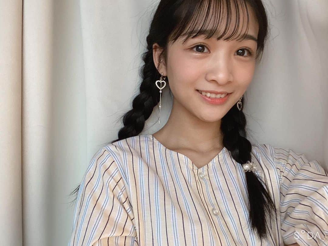 のインスタグラム：「＊ 久しぶりの三つ編みだ☺︎  #ニコプチ #中山あやか #三つ編み」
