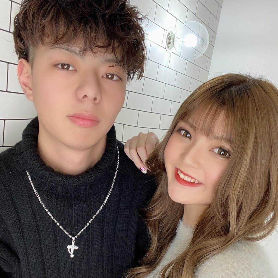 のインスタグラム：「明日で9か月💕デート前に髪の毛行ってきた✂️✨」