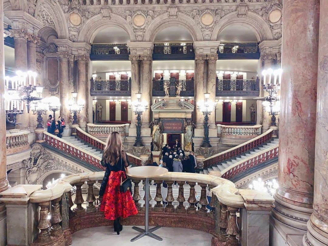 RIKAのインスタグラム：「. . Opera Garnier🩰🎀💖🩰🎀💖 . 去年の今頃はフランスにいた🇫🇷✨ . . #instalove#instagood#l4l#l4like#l4ls #france#paris#parisphoto#paristrip#effeltower#travel#versaillespalace#cruisingdinner#opera#グルージング#ディナー#エッフェル塔#タビジョ#フランス旅行#パリ#パリ旅行#ヴェルサイユ宮殿#オペラ座#バレエ#🩰」