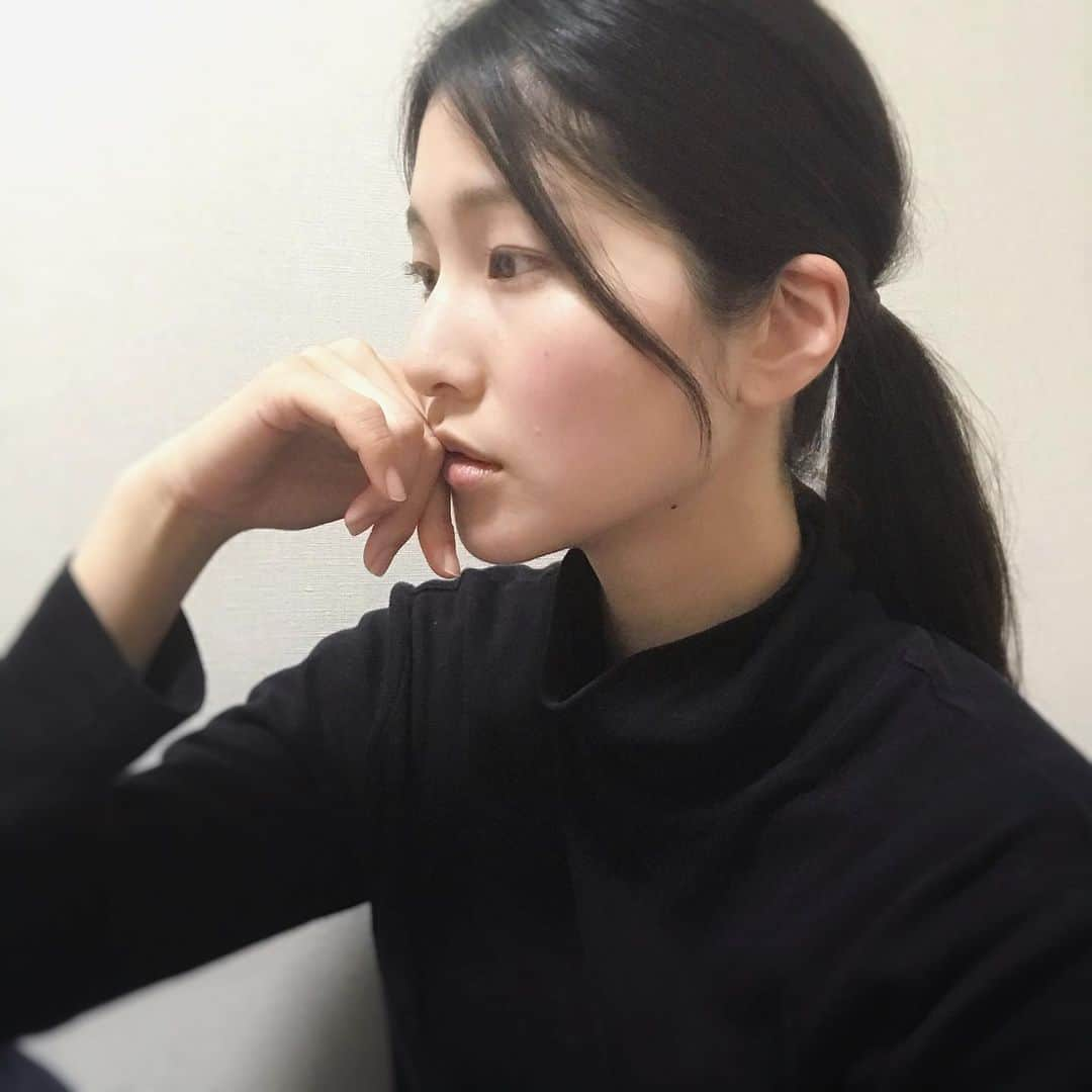 吉田桃華のインスタグラム：「たまには ぽけーっとする時間も💭  #今週も折り返し」