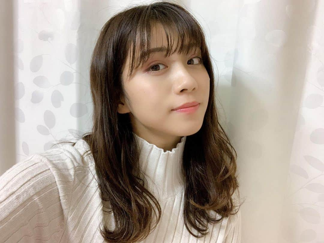 坂本遥奈さんのインスタグラム写真 - (坂本遥奈Instagram)「私、坂本遥奈。 ついに、、、 自動車の運転免許取得しました！！！🚘🚘  だいぶ前にとっていたのですが、 21歳の目標としてあげていたので、 生誕配信のタイミングで発表させていただきました♡  水上バイクの免許を16歳で取得していたため、 陸は無理だけど水の上なら運転できる！ という特殊な人間だった私ですが、  車の免許もついにゲットしまして、、 陸と水の上を運転できる最強人間になりました🚘🌊笑  運転は楽しいので、好きです🚘」2月10日 19時44分 - haruna_sakamoto_official