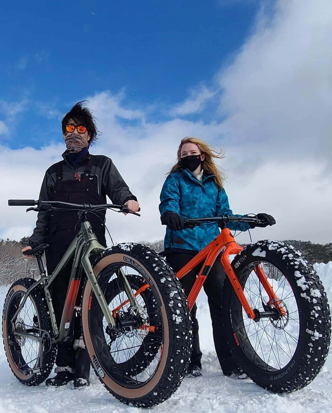 Rediscover Fukushimaさんのインスタグラム写真 - (Rediscover FukushimaInstagram)「Ever heard of a FAT bike?😼🚴🏻‍♂️  Your basic bike won’t move an inch on snow, but fat bikes have got it going on! ✨🥰  I got to try out a riding a fat bike at Nowhere Snow Park. There is a biking course that stretches over 780 meters (853 yards) long where you can try out fat biking in the snow! 😍✨ (You can experience the magic of fat bikes for as cheap as 2000 yen / 20$ an hour!) ✨  At Nowhere Snow Park you can even rent snowmobiles and cruise around a separate snowmobile course!! ✨😆  You can also try out some sledding, “boarding,” and even snowshoeing.😳💕  Stop by the Cafe & activity nowhere for some fantastic coffee, food, and winter/ outdoors activities! 😼✨  ❄️ Be sure to check out @nowhere_numajiri   ( #nowhere #nowheresnowpark #cafeandactivitynowhere #cafenowhere #numajiri #nowherenumajiri #outdoorsjapan #outdoors #outdoorslife #travel #traveljapan #fukushimagram #fukushima #aizu #japow #japowder #winteractivities #ski #snowbike #fatbike #fatbikejapan #カフェ　#ふぁっとばいく　#FATバイク　#沼尻　#福島　#touhoku #tohoku #japones #giappone @fleetactivitiesyokosuka )」2月10日 10時53分 - rediscoverfukushima