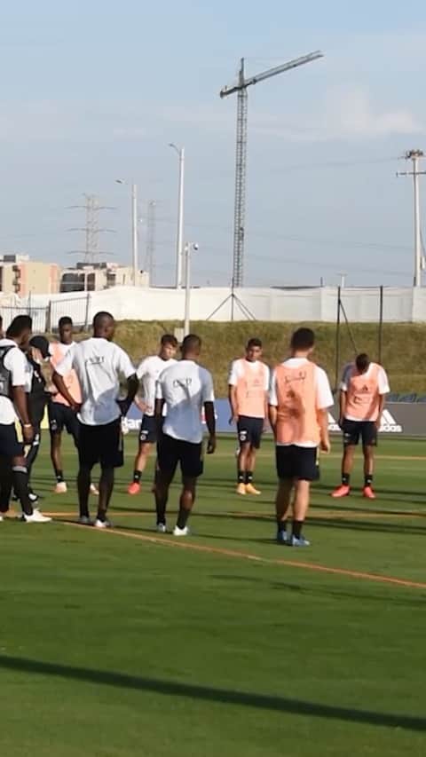 サッカー コロンビア代表チームのインスタグラム：「Así fue la segunda jornada de trabajo de nuestra Selección Colombia 🤙  #VamosColombia 🇨🇴」