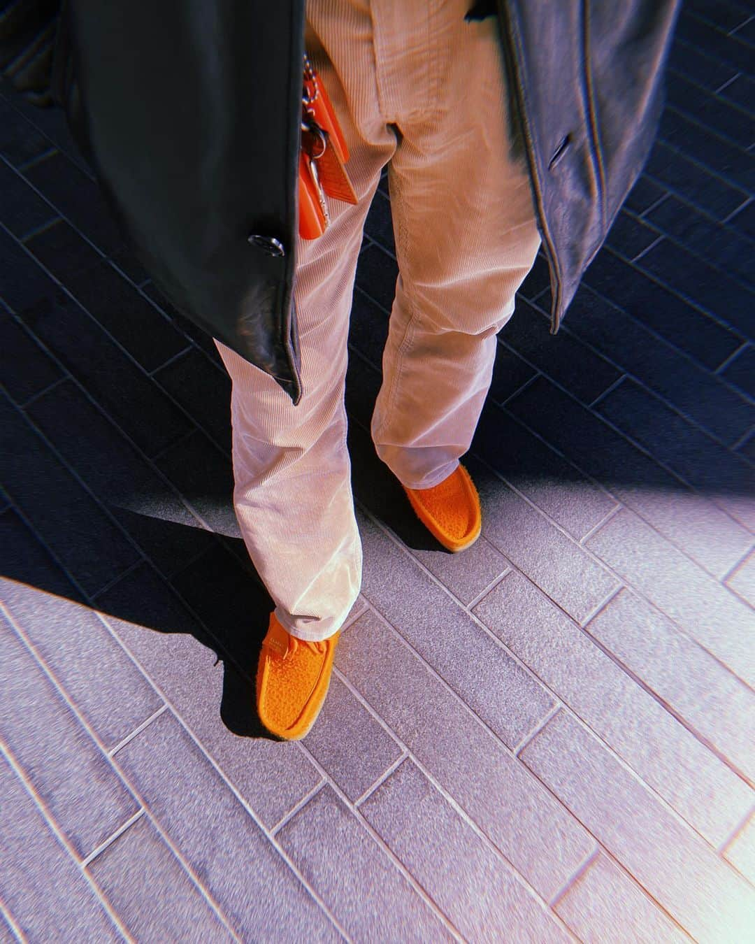 古幡亮（WATWING）さんのインスタグラム写真 - (古幡亮（WATWING）Instagram)「Favorite color🧡🧡 @clarksoriginals  @aimeleondore #ryoのきょー服」2月10日 11時11分 - ryo_watwing