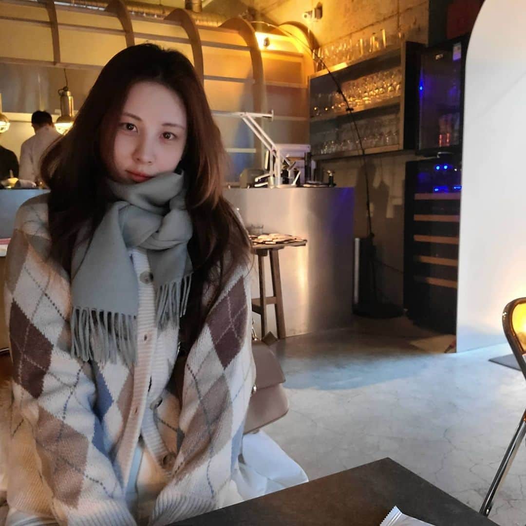 ソヒョンさんのインスタグラム写真 - (ソヒョンInstagram)「🙊🤎 (촬영 전후엔 마스크를 착용했습니다:)」2月10日 11時29分 - seojuhyun_s