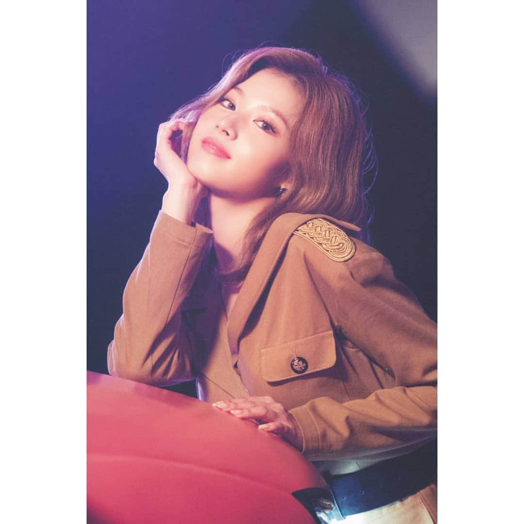 サナさんのインスタグラム写真 - (サナInstagram)「DubChaeng Melody Project today at 6 PM KST! ーーーーーーーーーー Follow > @sana.twice.kr < . @twicetagram #TWICE#트와이스#ONCE#Sana#사나 #Nayeon#나연#Jeongyeon#정연#Momo#모모#Jihyo#지효#Mina#미나#Dahyun#다현#Chaeyoung#채영#Tzuyu#쯔위」2月10日 11時42分 - sana.twice.kr