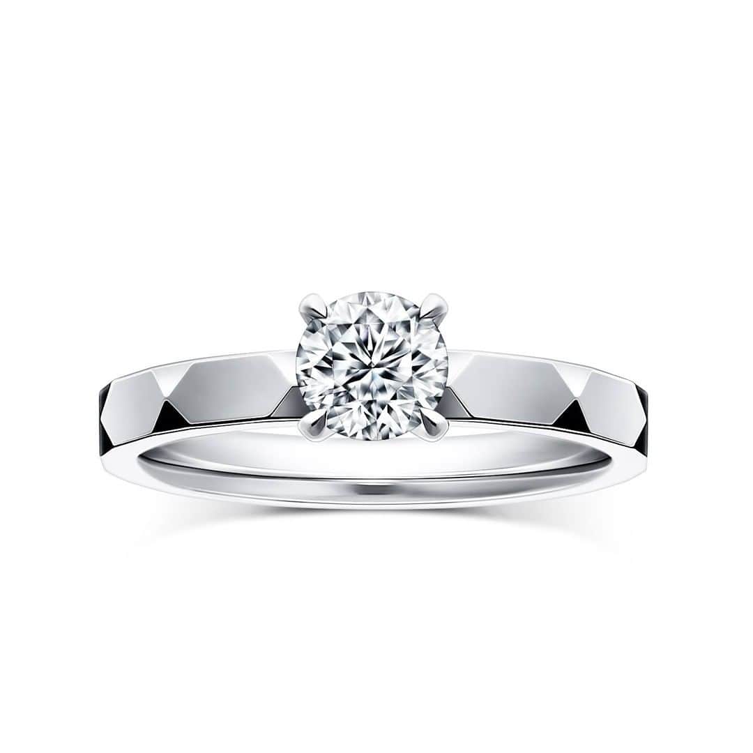 ラザール ダイヤモンド ブティック公式 | 婚約・結婚指輪さんのインスタグラム写真 - (ラザール ダイヤモンド ブティック公式 | 婚約・結婚指輪Instagram)「体を揺らす音楽、元気になれるごはん、安心できる場所、視界が開ける旅……。私たちをつくるために、必要な投資がある。エンゲージリングも間違いなくそのひとつだ。  ニューヨークの新ランドマークは、蜂の巣のようなユニークなフォルムに添って、階段と踊り場だけで構成される8階建ての体験型アート建築。それに感化され、デザインされたのがエンゲージリングの「ヴェッセル」だ。太めのアームには、全周にわたってファッセットが緻密に施され、ゆえに光と溶け合うたびに手元がキラりきらめく。  明るい未来を切り拓いていくようなグラフィカルなデザイン。と思えば、まとったとたんに知的な印象をも添えてくれる。 これはもう、手に入れるより他はない。人生に必要な投資なのだ。  プロフィールのリンクからHPをご覧いただけます。﻿ →@lazarediamond_boutique  #結婚指輪 #婚約指輪 #マリッジリング #ブライダルジュエリー #エタニティリング #エンゲージリング #marriagering #bridaljewelry #engagementring #結婚指輪選び #婚約指輪選び #結婚指輪探し #婚約指輪探し #lazarediamond #ラザールダイヤモンド #プレ花嫁 #プレ花嫁さんと繋がりたい #結婚式準備 #花嫁 #結婚準備 #プロポーズ #ダイヤモンド #花嫁準備 #2021春婚 #2021夏婚」2月10日 12時00分 - lazarediamond_boutique