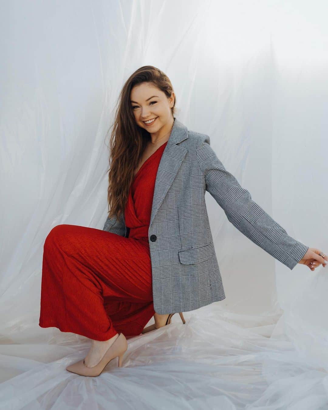 Meredith Fosterのインスタグラム：「Someone pass me the 🎤」