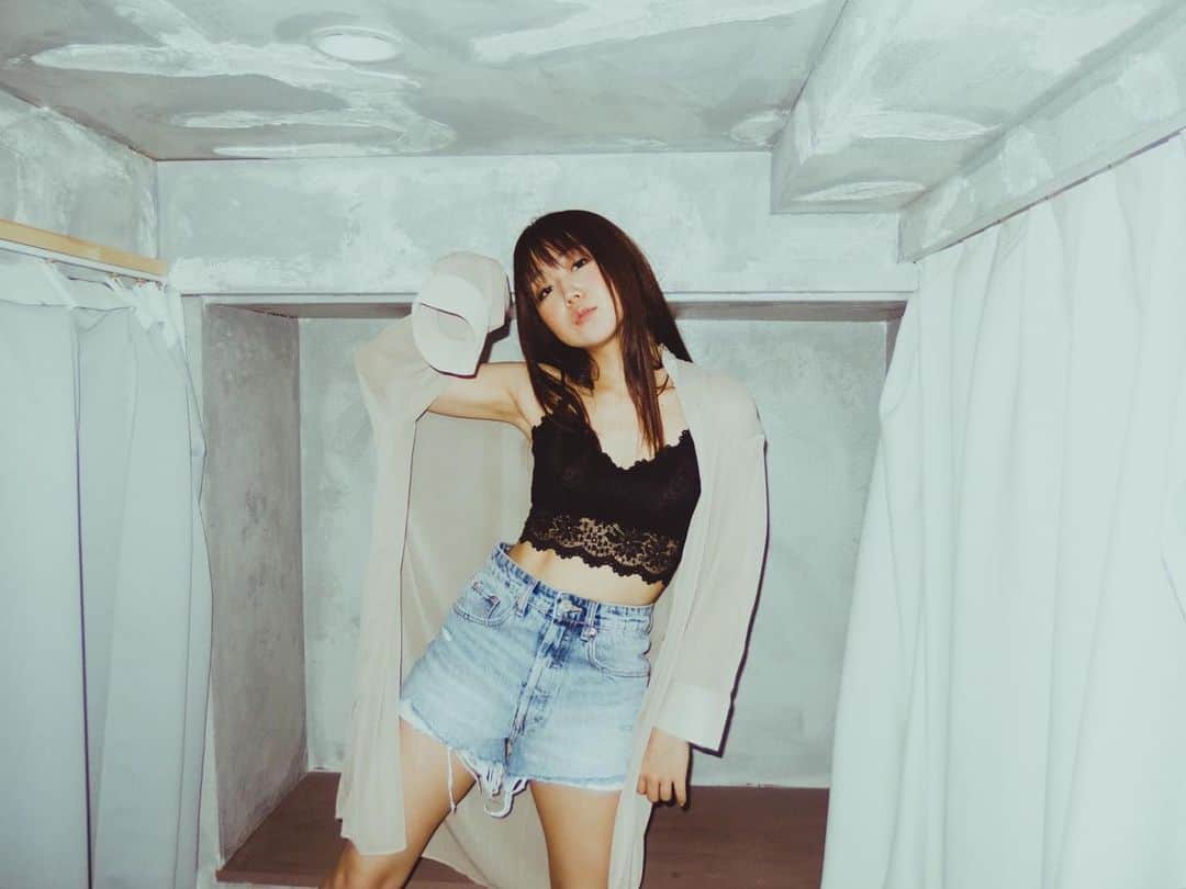 藤田早希のインスタグラム：「改めまして、藤田早希です🙇‍♀️ さきちょりです🤭 club houseから来てくださった皆様 よろしくお願い致します😌 こんな出会いもあるんだなぁが沢山で感謝してます。 あ、タラオが好きです。. . ☆☆☆☆☆☆☆☆☆☆☆☆☆☆☆. .  Once again, I'm Saki Fujita 🙇‍♀️  It's Sakichori 🤭  Everyone who came from the club house  Thank you 😌  I'm grateful that there are many encounters like this.  Oh, I like Tarao. .  다시 한번, 후지타 사키입니다 🙇  club house에서와 주신 여러분  잘 부탁드립니다 😌  이런 만남도 있구나가 많이로 감사하고 있습니다.  아, 탈라 오이를 좋아합니다. . ☆☆☆☆☆☆☆☆☆☆☆☆☆☆☆. . . .  #ポートレート #ポートレート撮影 #photooftheday #photo_jpn #ootd #오오티디 #오오티티 #사징스타그램 . . . .」